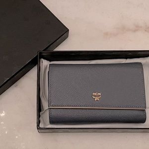 mcm wallet canada
